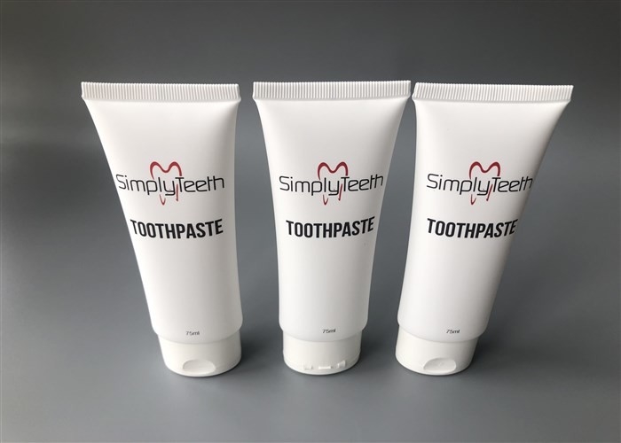 Customized Size Plastic Cosmetic Tubes With Flip Top Cap 3 Offset Printing